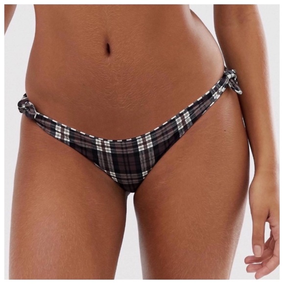 Volcom Attitude hipster reversible bikini bottom - Picture 4 of 8